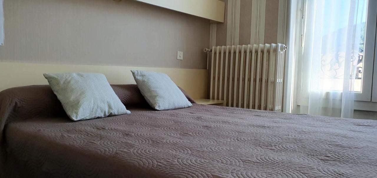 Hotel Saint Jean วาล-เลส์-แบ็งส์ ภายนอก รูปภาพ