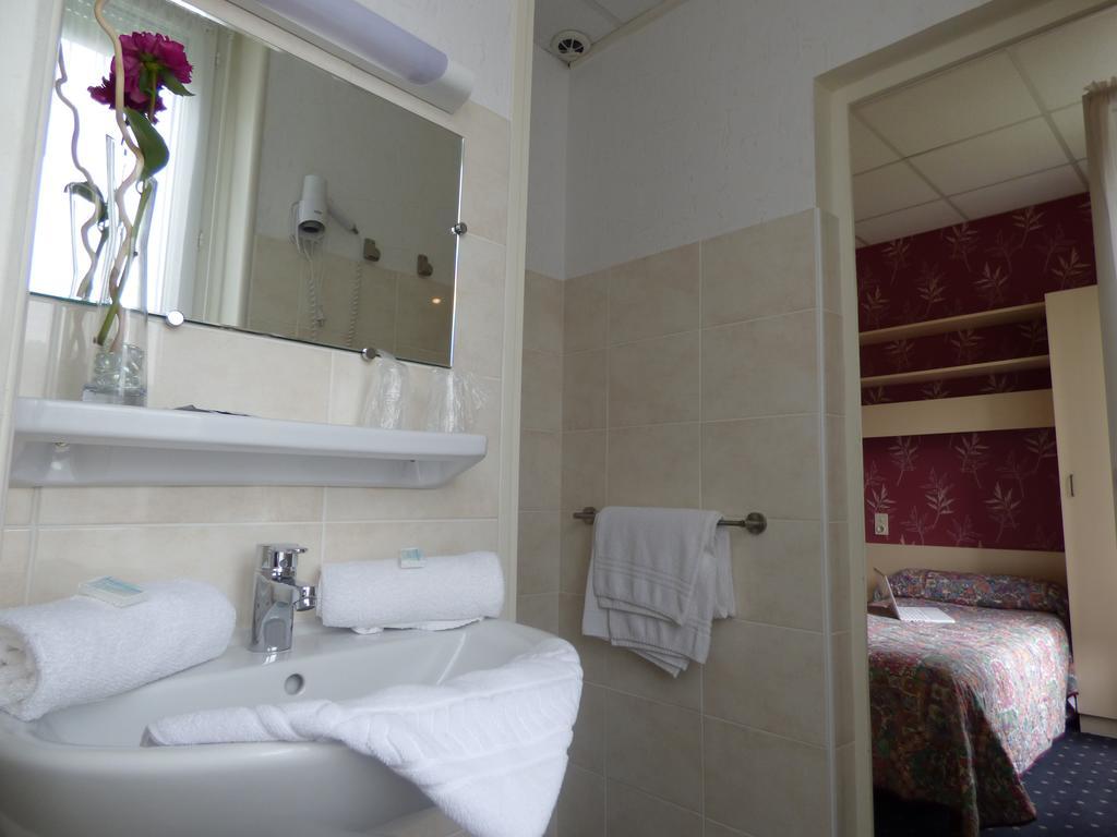 Hotel Saint Jean วาล-เลส์-แบ็งส์ ภายนอก รูปภาพ