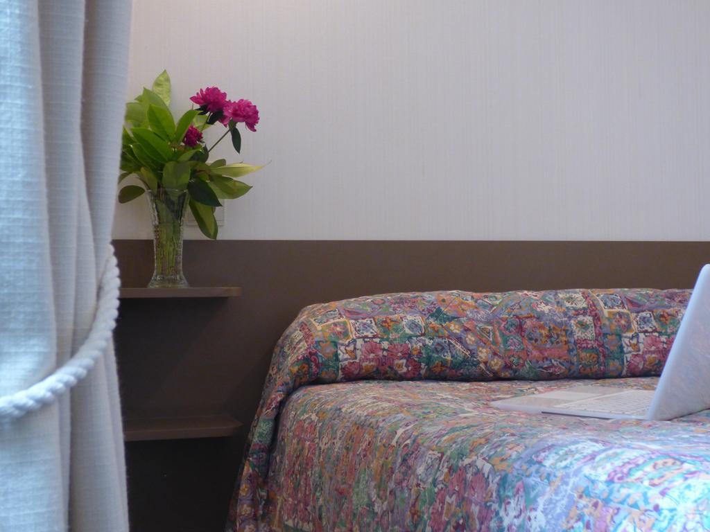 Hotel Saint Jean วาล-เลส์-แบ็งส์ ภายนอก รูปภาพ