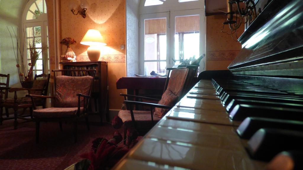 Hotel Saint Jean วาล-เลส์-แบ็งส์ ภายนอก รูปภาพ