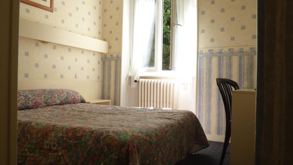 Hotel Saint Jean วาล-เลส์-แบ็งส์ ภายนอก รูปภาพ