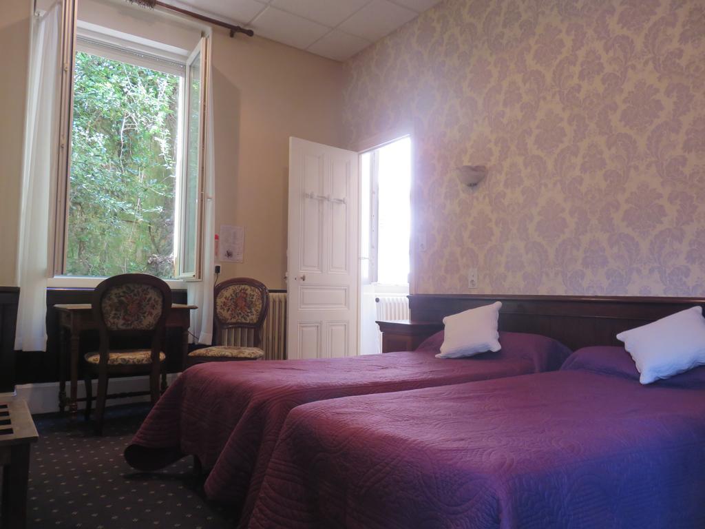 Hotel Saint Jean วาล-เลส์-แบ็งส์ ภายนอก รูปภาพ