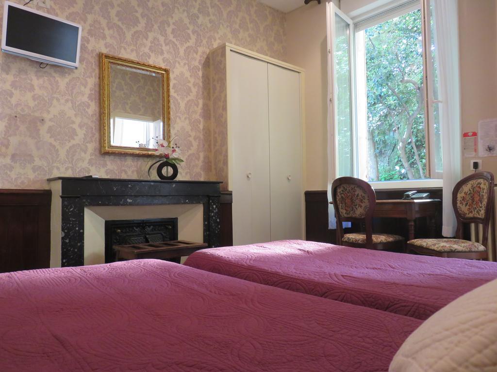 Hotel Saint Jean วาล-เลส์-แบ็งส์ ภายนอก รูปภาพ