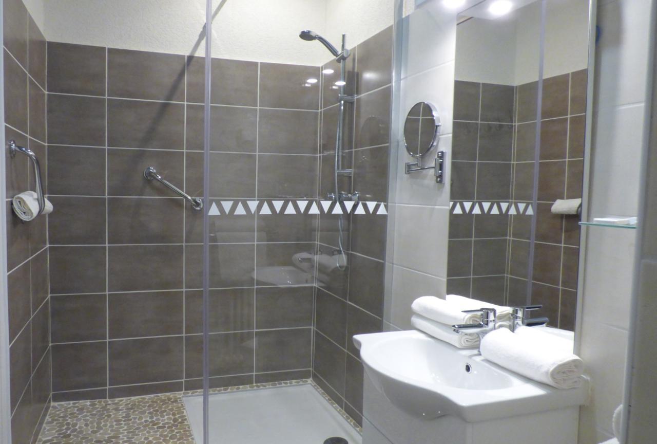 Hotel Saint Jean วาล-เลส์-แบ็งส์ ภายนอก รูปภาพ